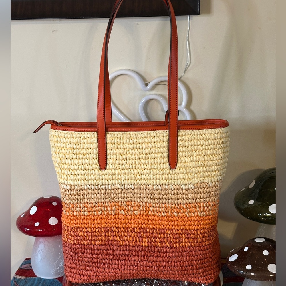 NWT - Michael Kors “The Michael” Large Ombré Straw Tote. Retail $498.00 - Picture 2 of 4